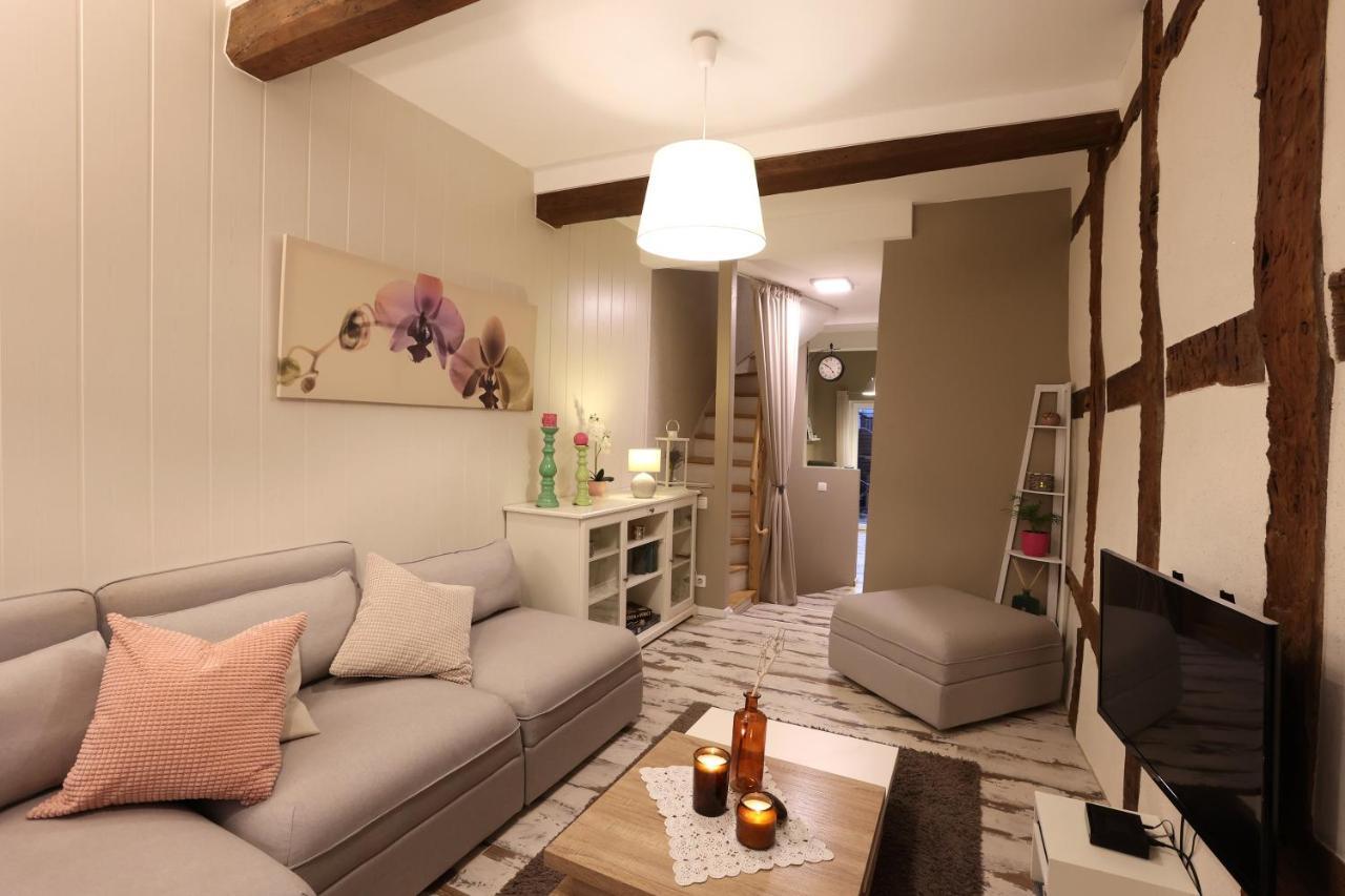 Le Cosy 40 - Maison Typique Au Centre De Malmedy Esterno foto